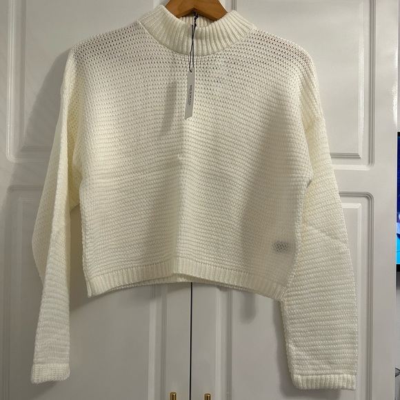 Express cream colored sweater NWT - Picture 4 of 7